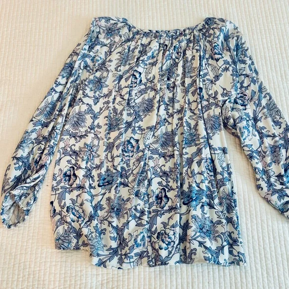 Breezy Soft Surroundings Blue and White Tunic - Picture 5 of 11